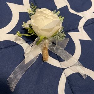 Set of 4 white rose boutonnières.